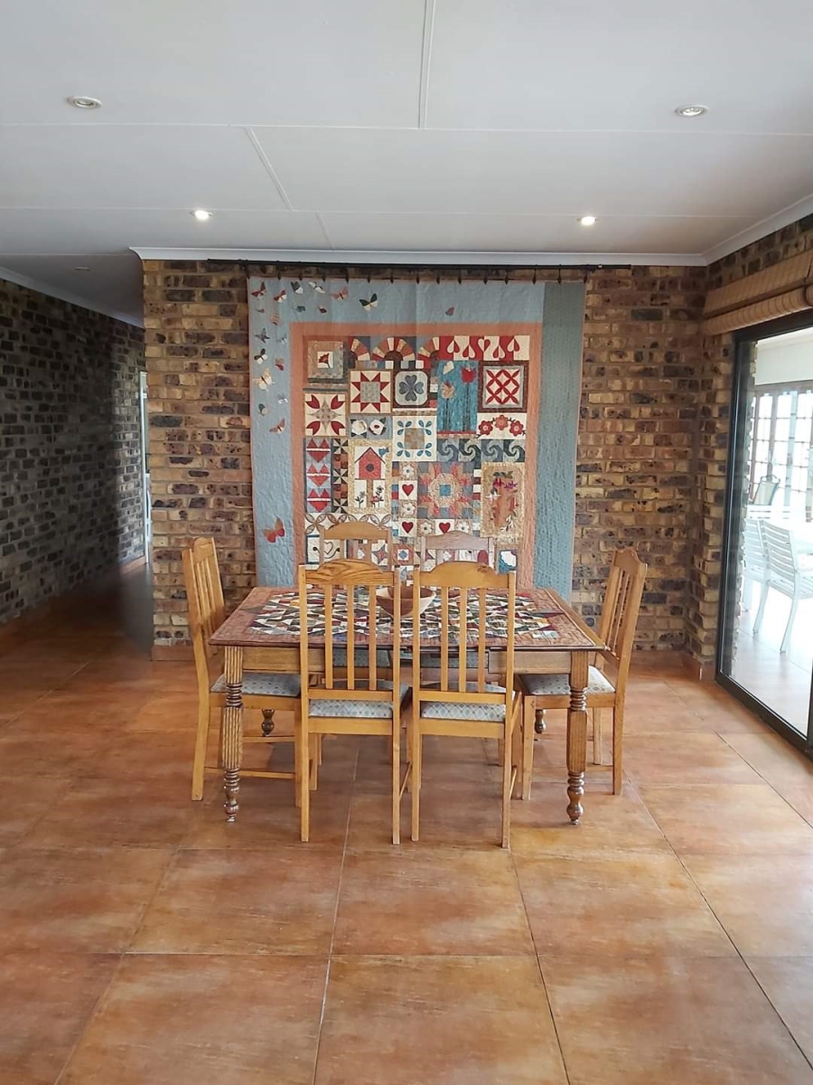 7 Bedroom Property for Sale in Oranjeville Free State